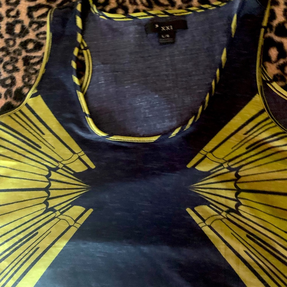 Awesome NEW flare tank top with an amazing pattern